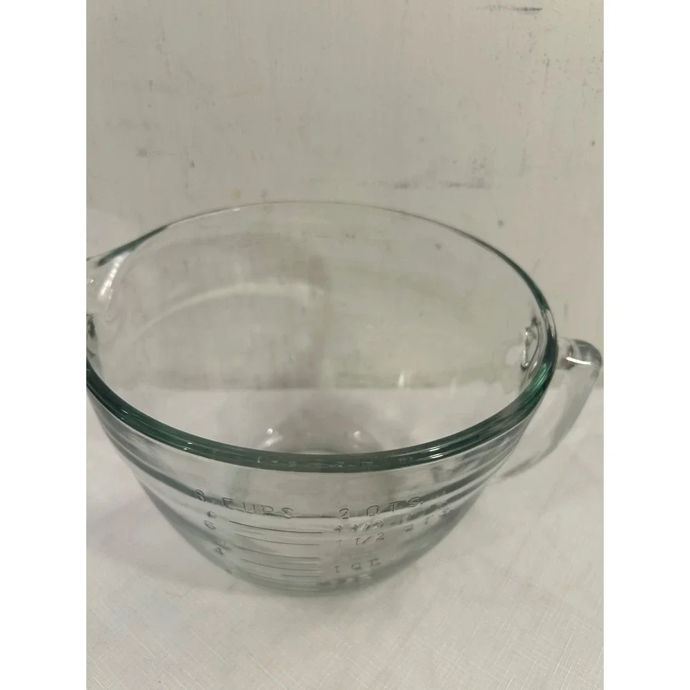 Pampered Chef Glass Batter Bowl 2 Quart Clear 8 Cup Measuring Mixing Bowl Unisex